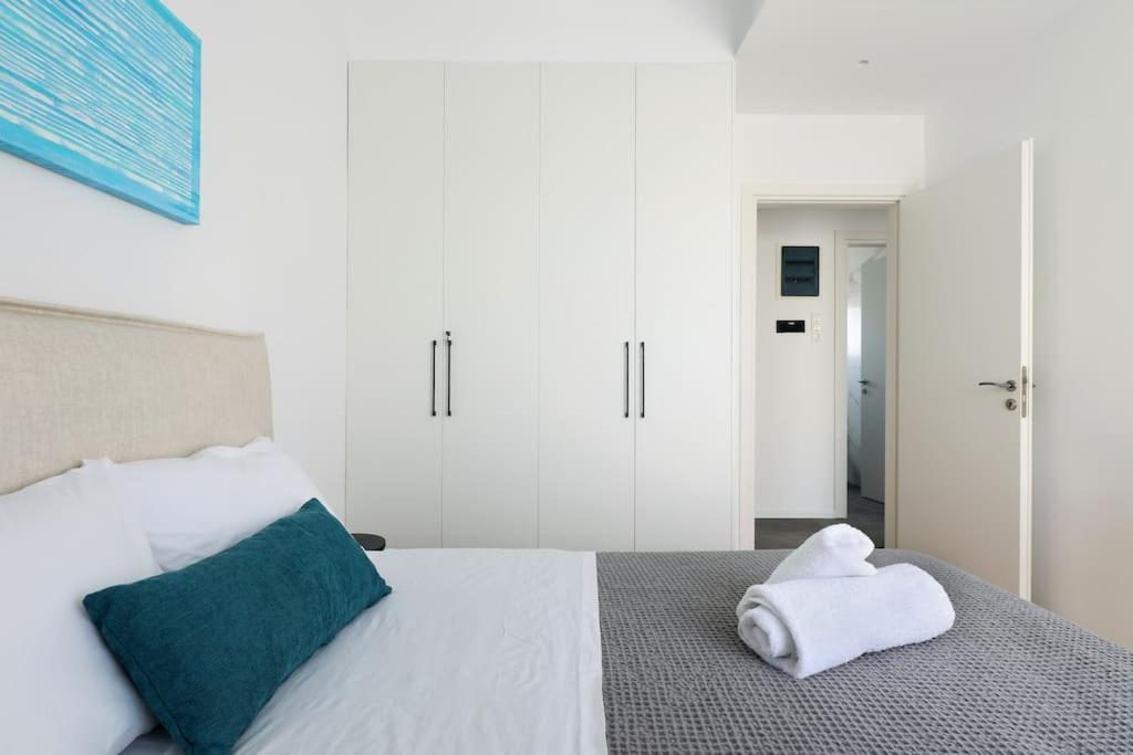 Blue Delta Apartment Palaio Faliro Athén Kültér fotó