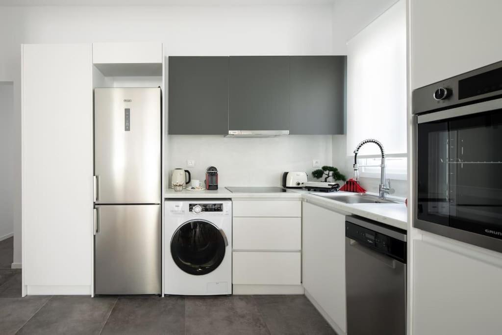Blue Delta Apartment Palaio Faliro Athén Kültér fotó